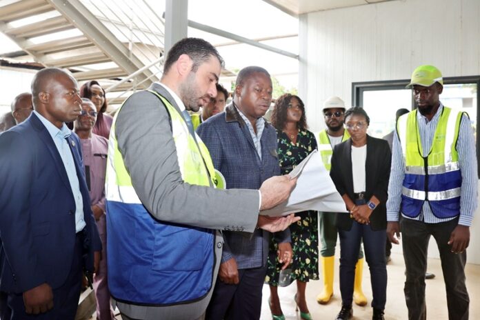 Faure Gnassingbé en visite au CHU de kara
